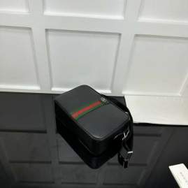 Picture of Gucci Mens Bags _SKUfw203559437fw
